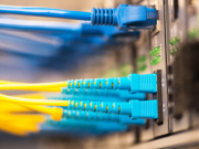 Ihe bụ windo ndenye optiọlụ nke ihe kacha jiri eji aka rụọ ọrụ/wipụta maka fiber optic paneelụ